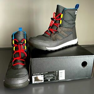 Sorel Waterproof Boys Boot Youth Whitney II Short Lace WP Size 7 Jet, Sea Salt